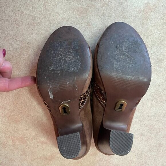 Fossil Giraffe Print Suede Faux Fur T-Strap Heels - Picture 13 of 16